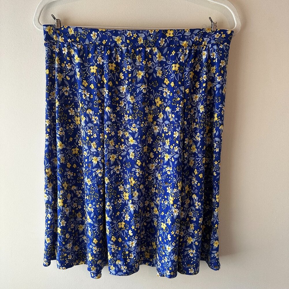 NWT Gilli Blue Floral Knit Pull-On Flare Midi Skirt Stretch | Size L